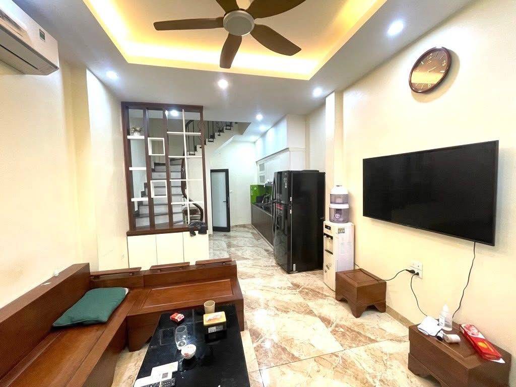 Bán nhà Ngọc Thụy, Long Biên, dt 33m2, ô tô đỗ gần, giá chỉ 7,15 tỷ
